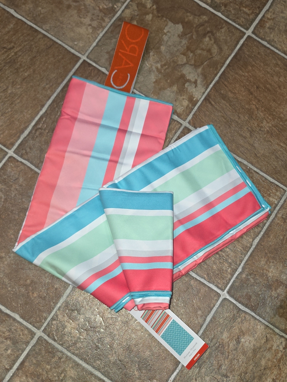NEW CARO Home Sand Free Chelsea Beach Reversible Towel •  Large 60" x 60"
